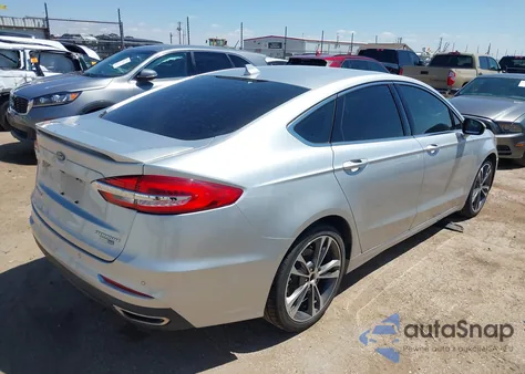 2019 Ford Fusion Titanium z USA, uszkodzony, nr VIN 3FA6P0D97KR138979